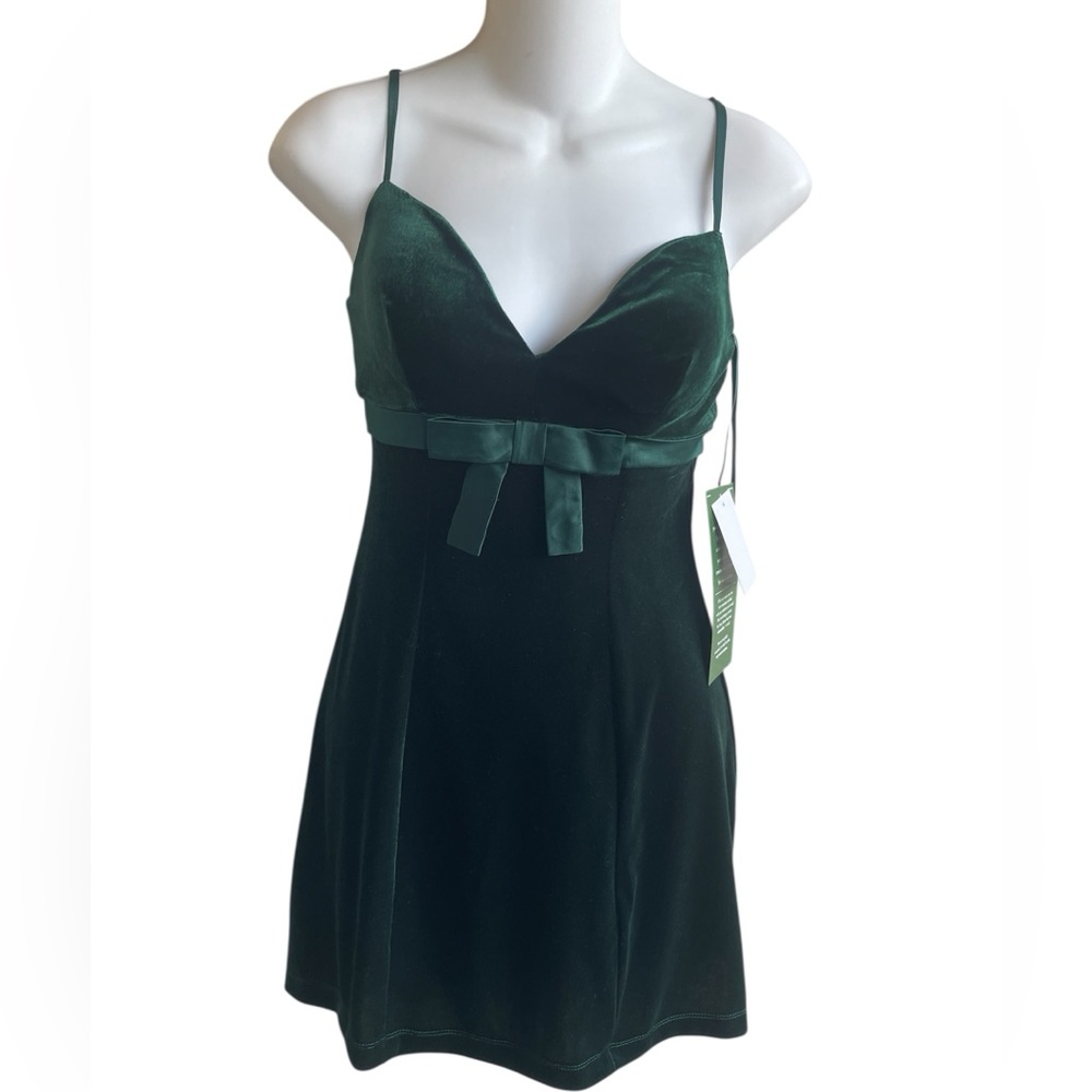 B. SMART Sleeveless Green Velvet Dress Bow Padded Mini Skater Junior Size 1 NWT